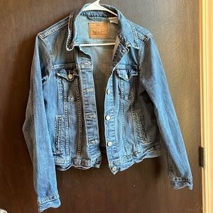 Women’s XL Cropped Levi Denim Jacket